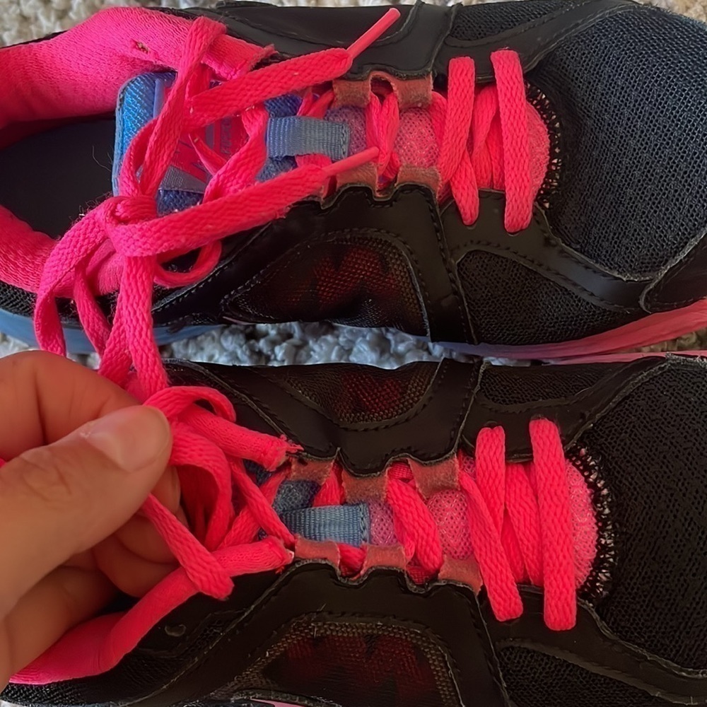 Womens Nike shoes - Picture 7 of 7